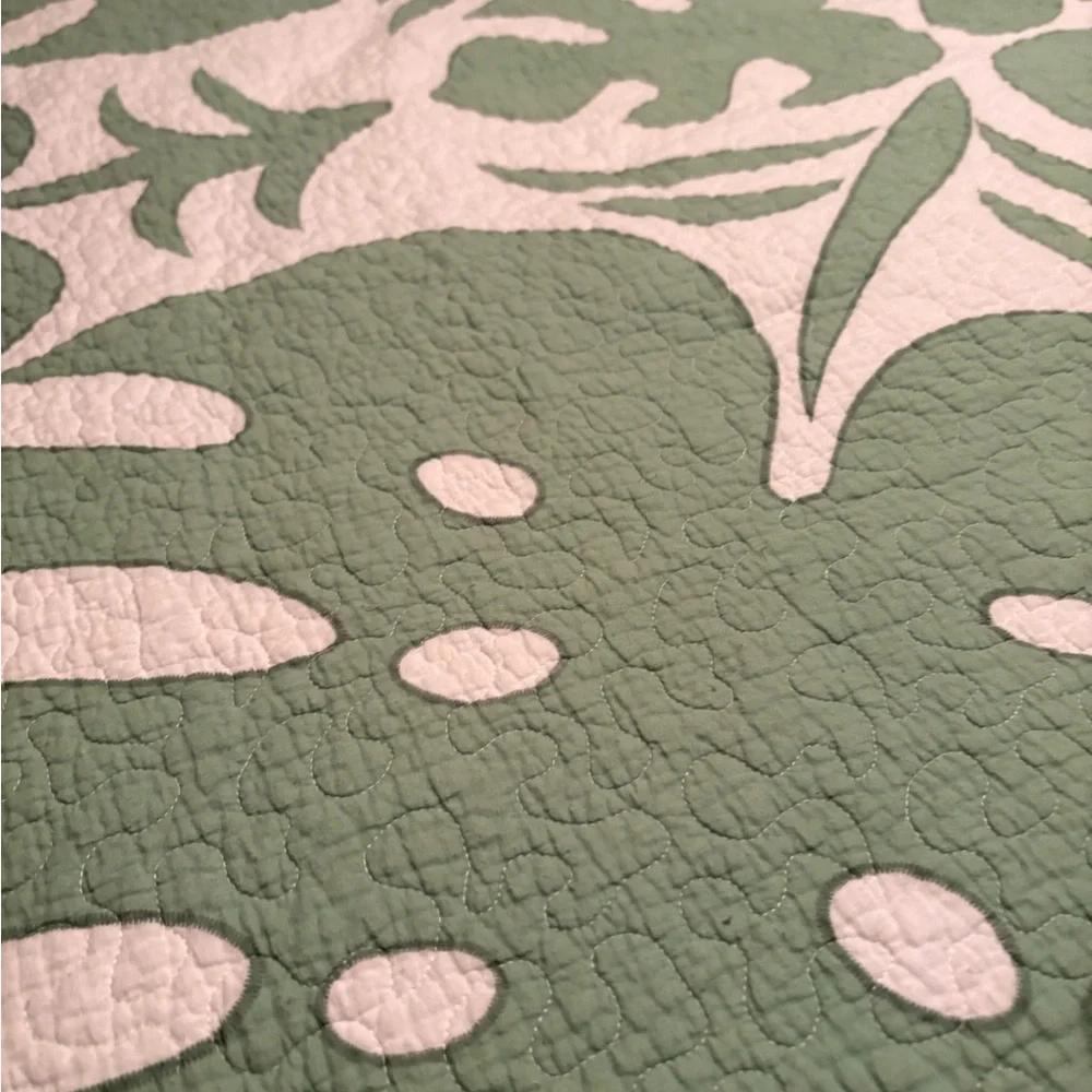 Tommy Bahama Green and White Tropical Quilt - Picture 2 of 6